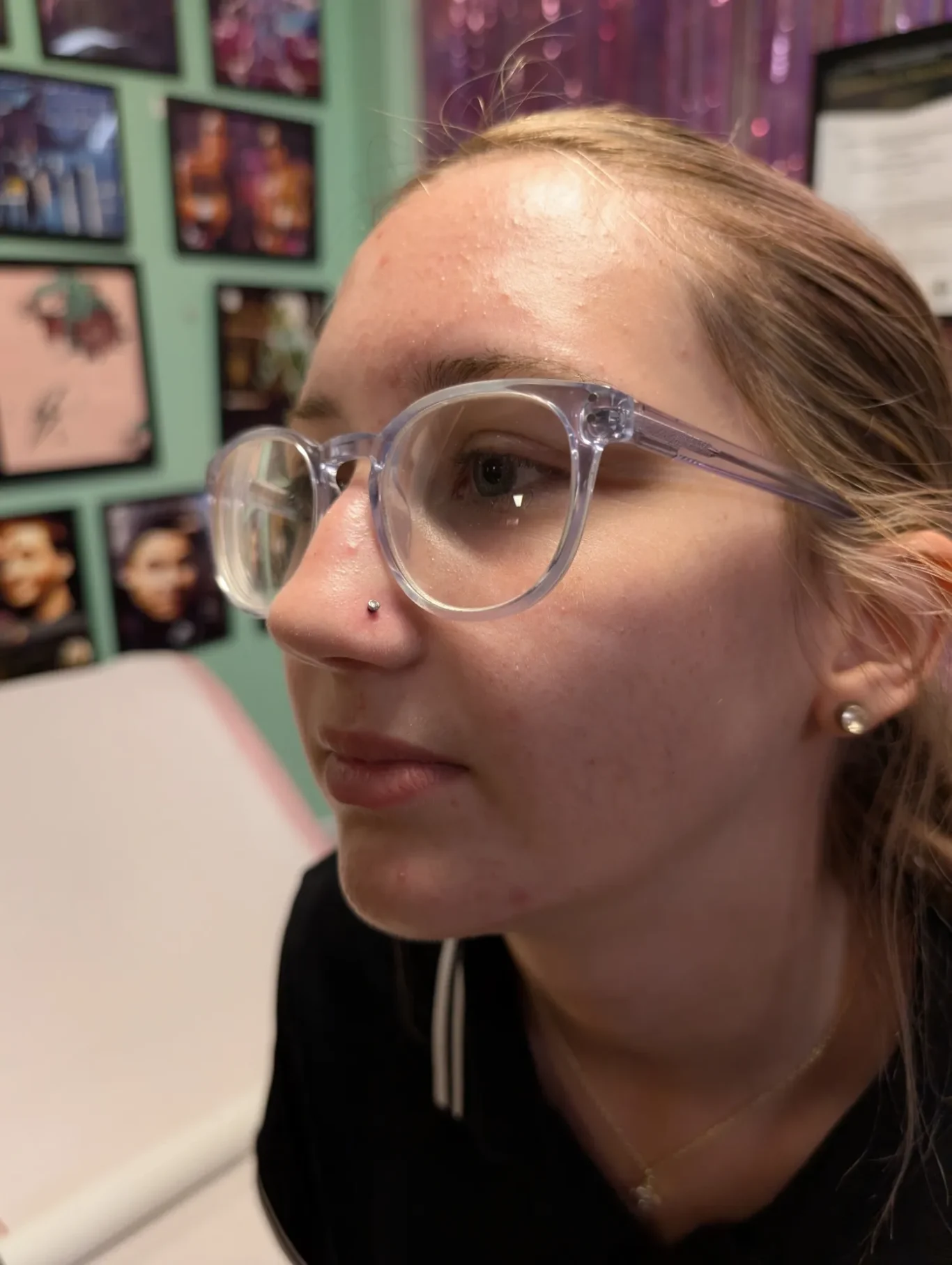 Nostril piercing / Nose piercing