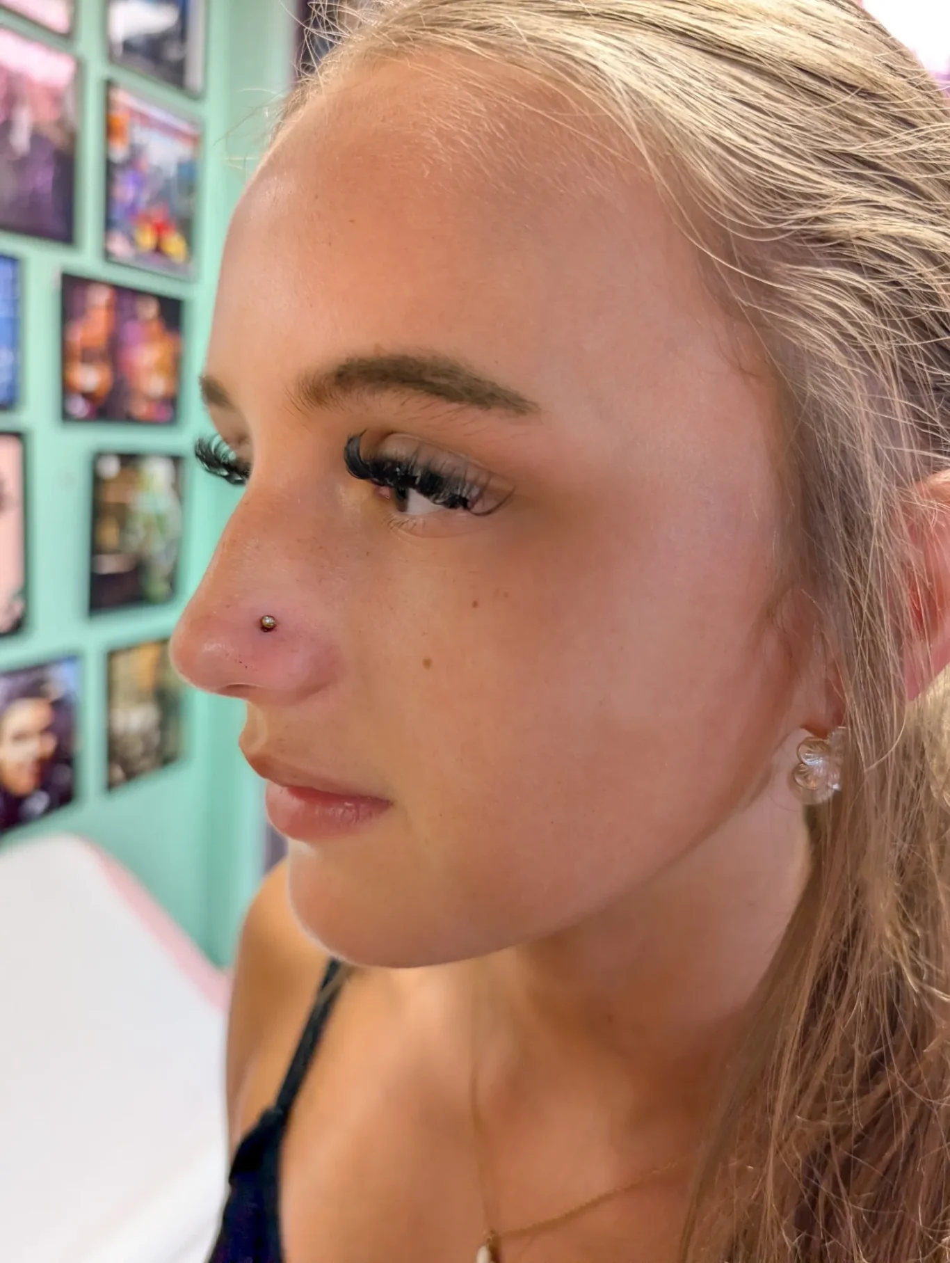 Nostril piercing / Nose piercing