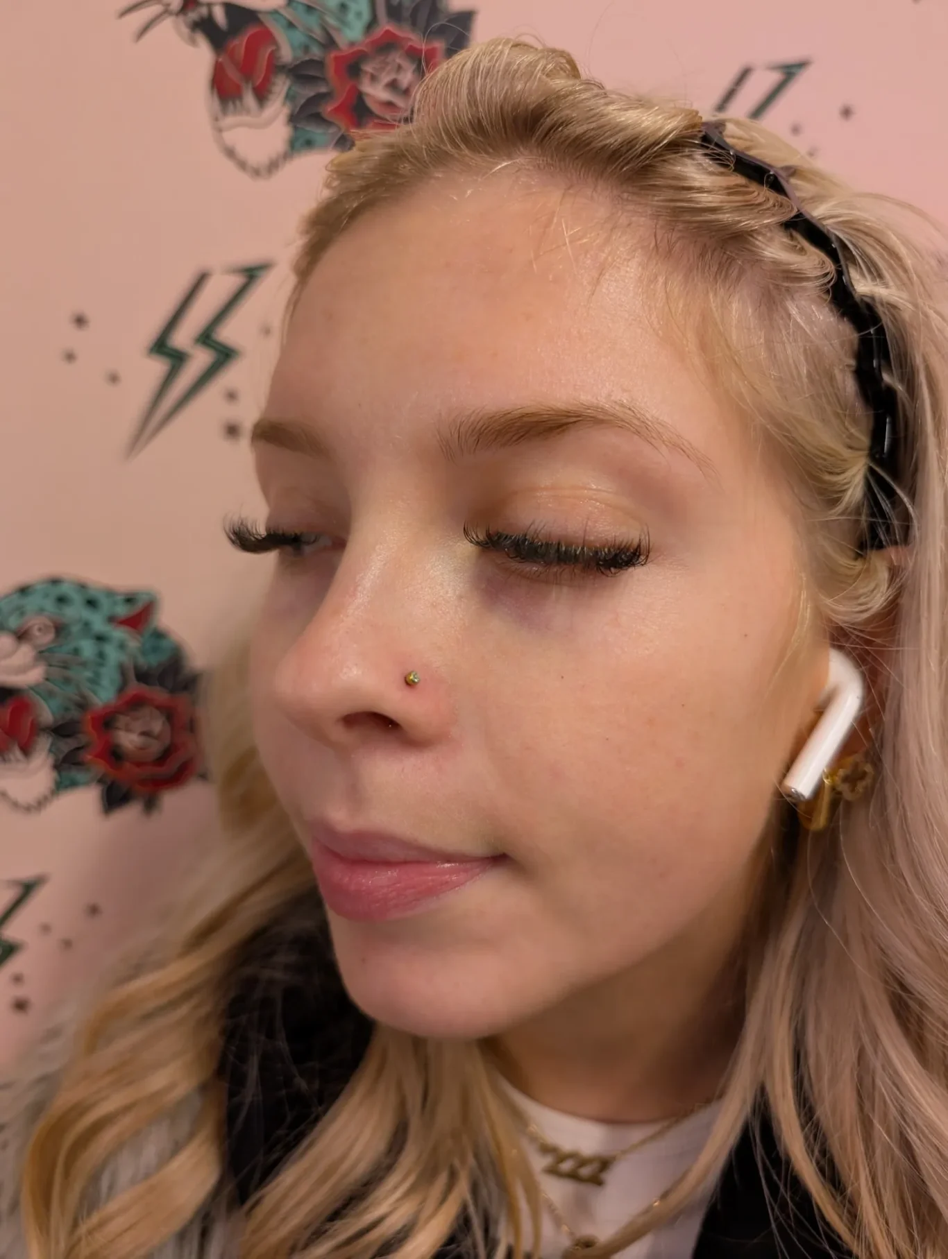 Nostril piercing / Nose piercing