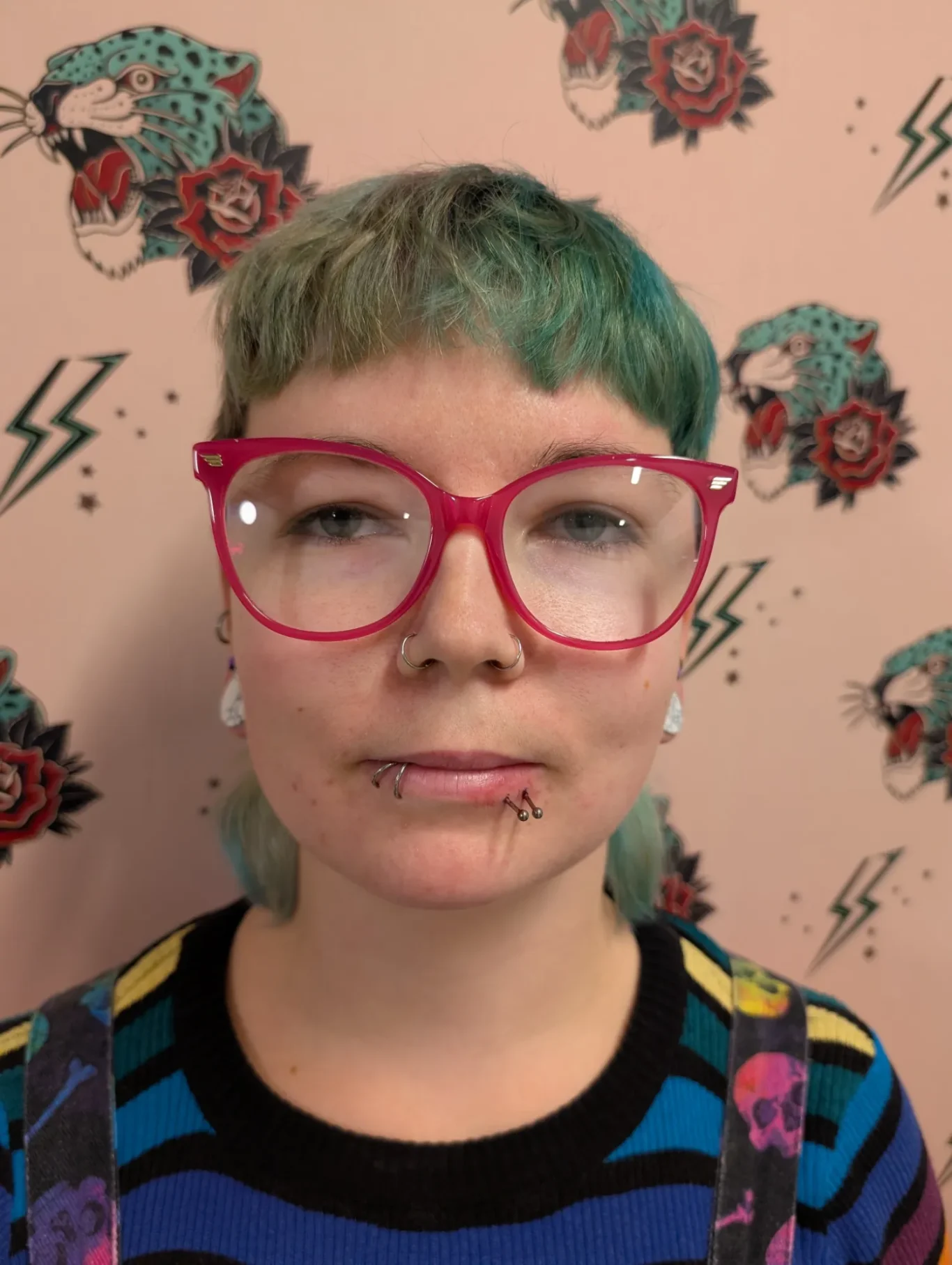 Spider Bites Lip Piercing