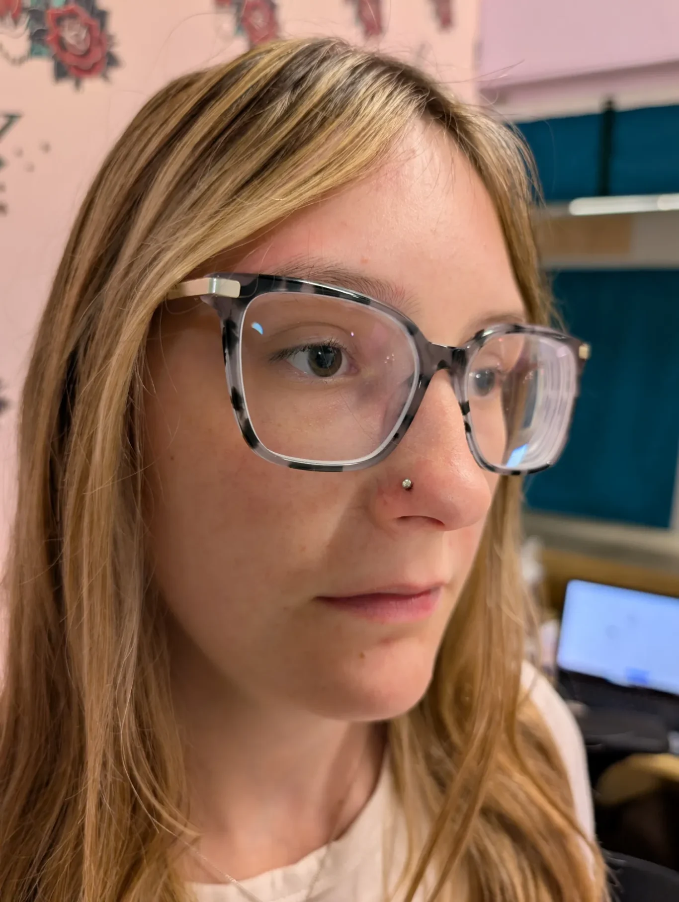 Nostril piercing / Nose piercing